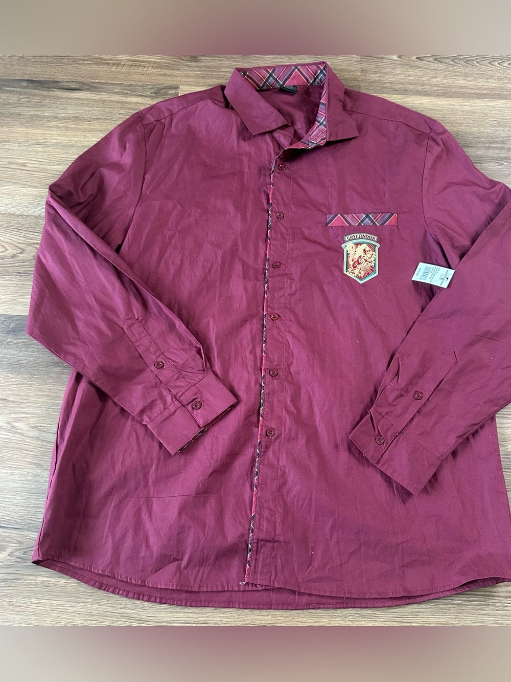 Harry Potter GRYFFINDOR Men XL Wine Button Down Shirt Logo Universal Studios NEW